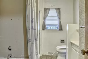425 E Hilltop Ct, Lowell, IN 46356 - Photo 14
