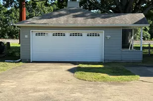 2101 Greenwood Ave, Michigan City, IN 46360 - Photo 2
