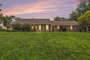 11 Sager Rd, Valparaiso, IN 46383 - Photo 1