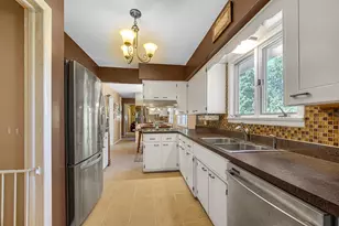 8805 Lee St, Crown Point, IN 46307 - Photo 10