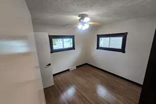 4422 E 20th Ct, Gary, IN 46405 - Photo 10