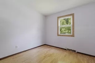 609 Black Oak Dr, Trail Creek, IN 46360 - Photo 8