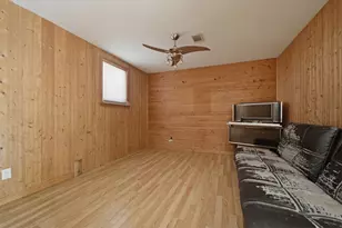 609 Black Oak Dr, Trail Creek, IN 46360 - Photo 12