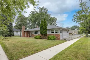 203 N Wiggs St, Griffith, IN 46319 - Photo 2