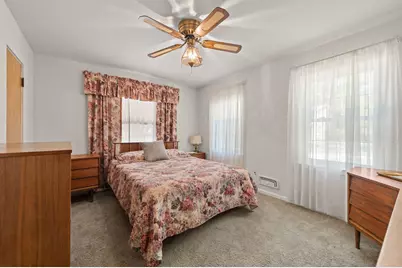 139 Beverly Boulevard, Hobart, IN 46342 - Photo 12