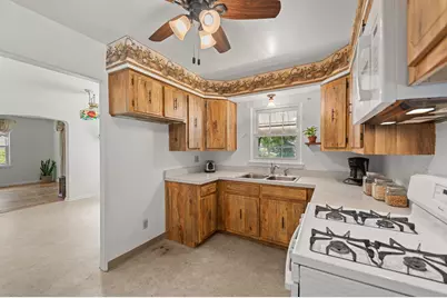 139 Beverly Boulevard, Hobart, IN 46342 - Photo 2