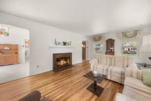 139 Beverly Blvd, Hobart, IN 46342 - Photo 8