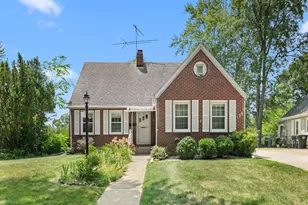 139 Beverly Blvd, Hobart, IN 46342 - Photo 1