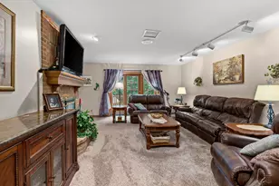 11458 Burr St, Crown Point, IN 46307 - Photo 18