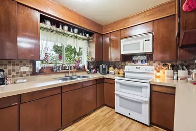 484 E Robbins Street, Wheatfield, IN 46392 - Photo 8