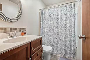 484 E Robbins St, Wheatfield, IN 46392 - Photo 14
