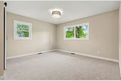838 N 450 W, Valparaiso, IN 46385 - Photo 14