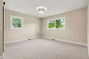 838 N 450 W, Valparaiso, IN 46385 - Photo 14