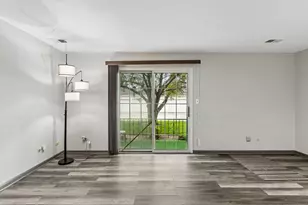 1238 Camellia Dr, Munster, IN 46321 - Photo 6