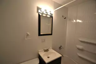 555 S Locust St, Valparaiso, IN 46383 - Photo 6