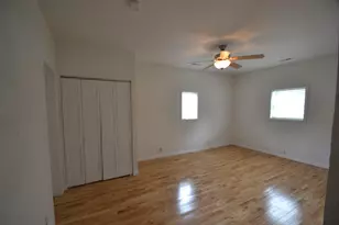 555 S Locust St, Valparaiso, IN 46383 - Photo 10