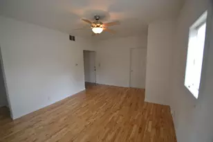 555 S Locust St, Valparaiso, IN 46383 - Photo 16