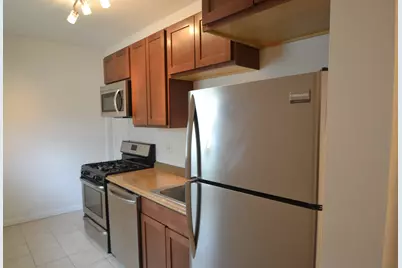 555 S Locust Street #3, Valparaiso, IN 46383 - Photo 4