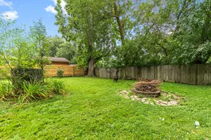 613 W Joliet St, Crown Point, IN 46307 - Photo 16