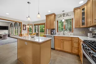 2957 Woodbine Dr, Valparaiso, IN 46383 - Photo 8
