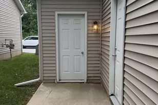 1217 Baron Ct, Valparaiso, IN 46383 - Photo 2