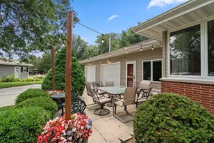 8938 Pettit Dr, Highland, IN 46322 - Photo 30