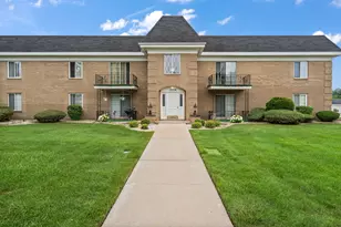 1238 Camellia Dr, Munster, IN 46321 - Photo 2