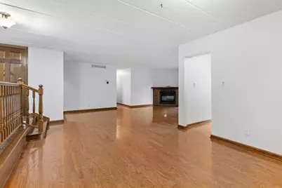 2511 E Lakeshore Drive #A1, Crown Point, IN 46307 - Photo 8