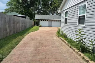 70 N Hillcrest Ave, Hobart, IN 46342 - Photo 4