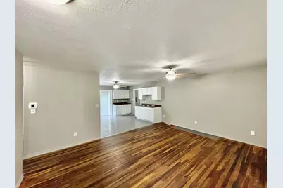 70 N Hillcrest Avenue, Hobart, IN 46342 - Photo 6