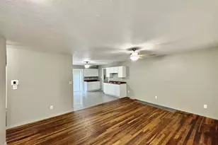 70 N Hillcrest Ave, Hobart, IN 46342 - Photo 6
