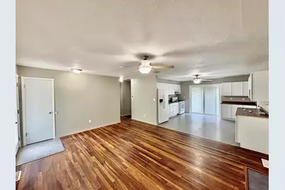 70 N Hillcrest Avenue, Hobart, IN 46342 - Photo 8