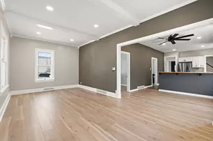 723 Lincoln St, Hobart, IN 46342 - Photo 6