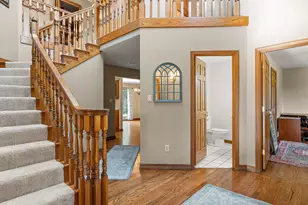 402 Rolling Meadow Dr, Valparaiso, IN 46385 - Photo 8