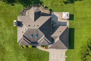402 Rolling Meadow Dr, Valparaiso, IN 46385 - Photo 6