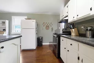 609 Sunset Dr, Kouts, IN 46347 - Photo 18