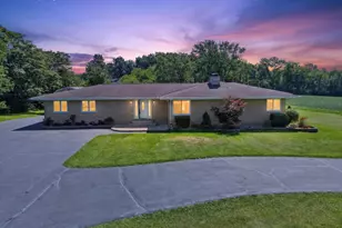 8427 Randolph St, Crown Point, IN 46307 - Photo 2