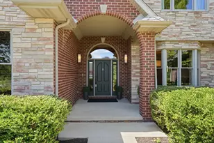 8826 Schafer Dr, Saint John, IN 46373 - Photo 4