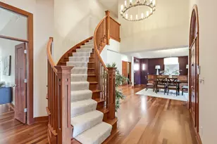 8826 Schafer Dr, Saint John, IN 46373 - Photo 4