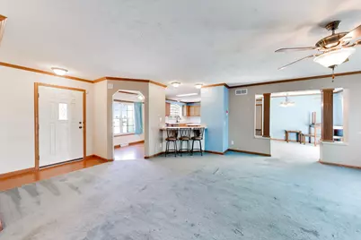 852 Springdale Drive, Hobart, IN 46342 - Photo 4