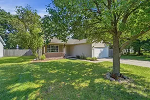 3846 Schneider St, Lake Station, IN 46405 - Photo 2
