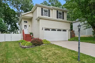 806 Galway Dr, Valparaiso, IN 46385 - Photo 2