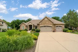 9385 Julia Dr, Saint John, IN 46373 - Photo 2
