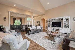 9385 Julia Dr, Saint John, IN 46373 - Photo 12
