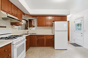 653 Lorraine Dr, Valparaiso, IN 46385 - Photo 10