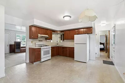 653 Lorraine Drive, Valparaiso, IN 46385 - Photo 8