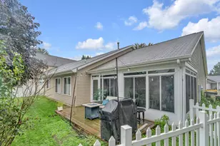 1557 Byfield Pkwy, Valparaiso, IN 46385 - Photo 4