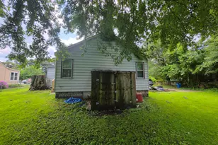 2420 E 35th Ave, Lake Station, IN 46405 - Photo 10