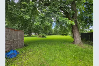 2420 E 35th Avenue, Lake Station, IN 46405 - Photo 12