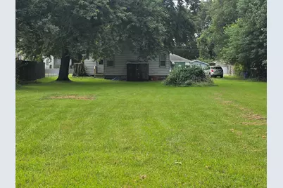 2420 E 35th Avenue, Lake Station, IN 46405 - Photo 2